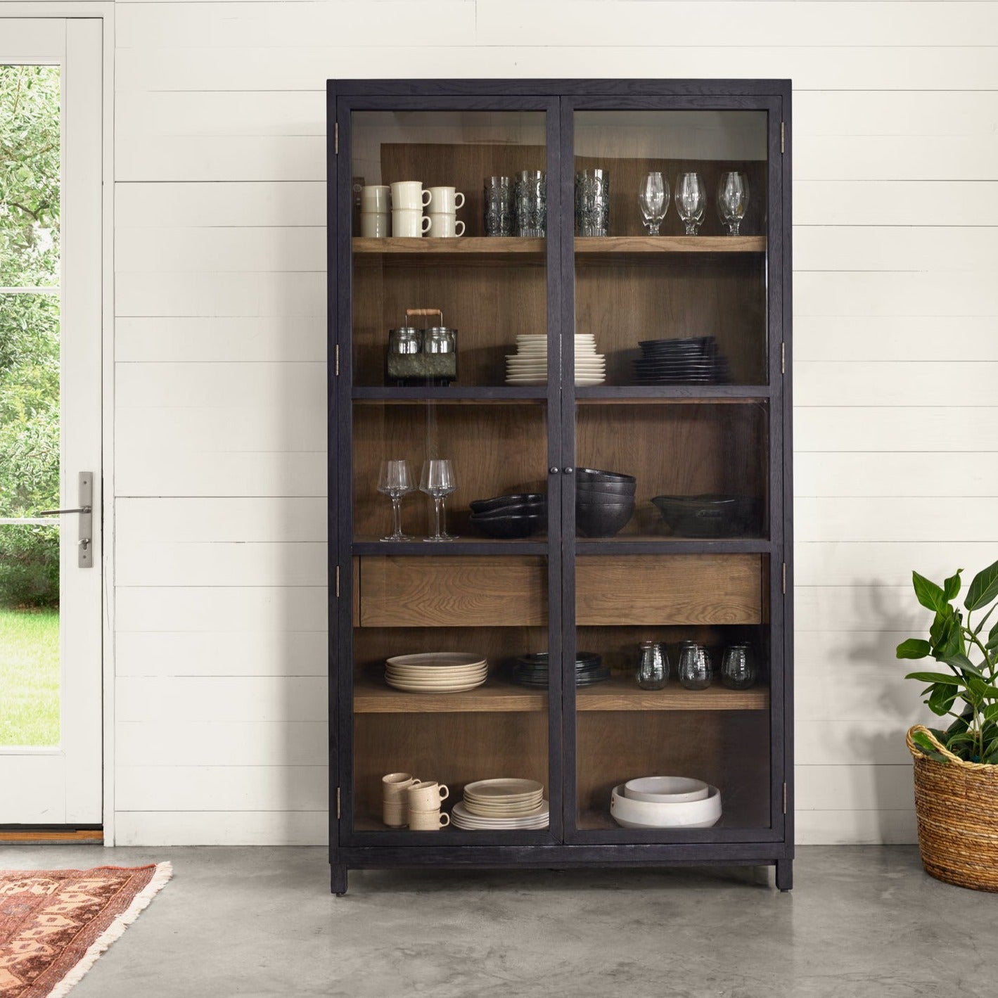 Miguel Cabinet